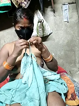 Snapshot of Arti032 chatting on 02/15/26, 04:50 Arti032 online show from 02/15/26, 04:50