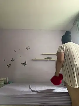 agathaxxx-69 online show from 03/25/26, 04:17