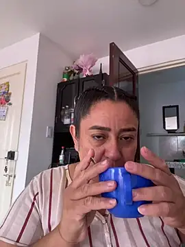 Snapshot of agathaxxx-69 chatting on 06/20/26, 02:44 agathaxxx-69 online show from 06/20/26, 02:44