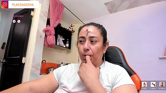 agathaxxx-69 online show from 02/18/26, 06:04