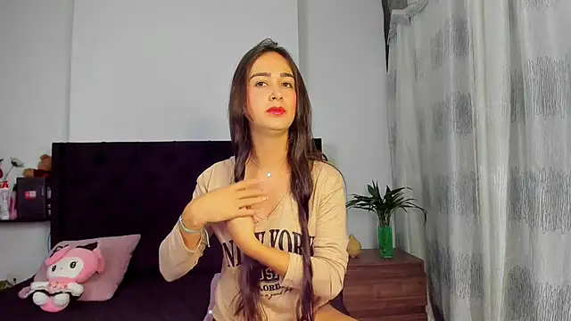 Snapshot of AndreaStivens chatting on 11/15/25, 09:24 AndreaStivens online show from 11/15/25, 09:24