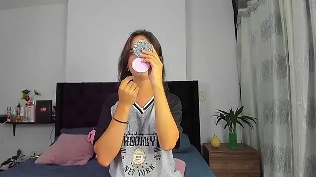 Snapshot of AndreaStivens chatting on 10/08/25, 11:23 AndreaStivens online show from 10/08/25, 11:23