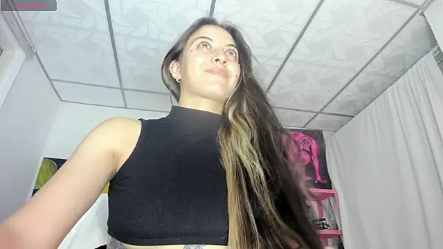 Snapshot of mariecam420 chatting on 02/13/26, 05:46 mariecam420 online show from 02/13/26, 05:46