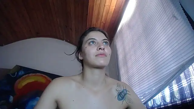 mariecam420 online show from 10/14/25, 05:13