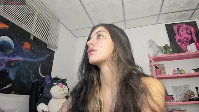 Snapshot of mariecam420 chatting on 03/27/26, 11:44 mariecam420 online show from 03/27/26, 11:44