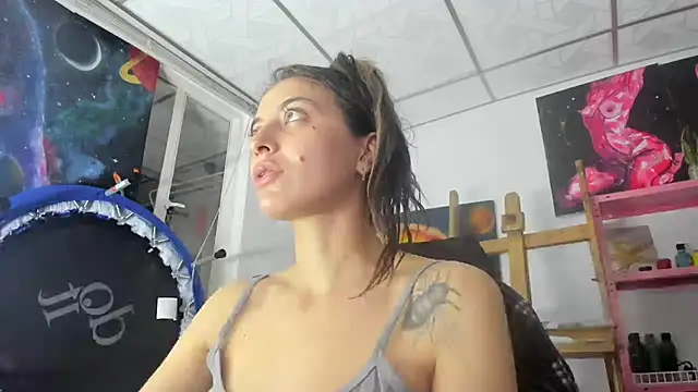 Snapshot of mariecam420 chatting on 02/24/26, 02:18 mariecam420 online show from 02/24/26, 02:18