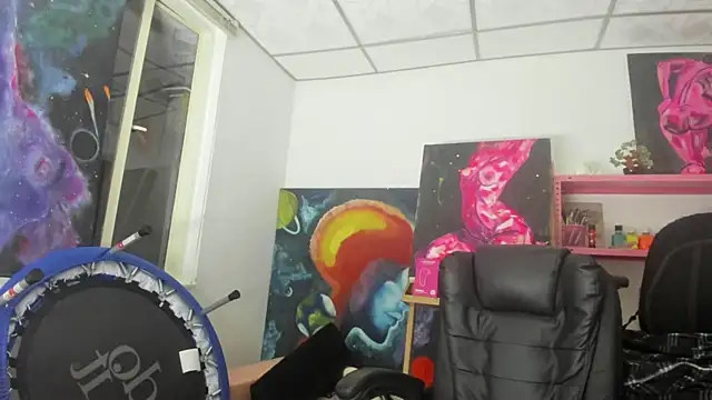 Snapshot of mariecam420 chatting on 03/08/26, 02:04 mariecam420 online show from 03/08/26, 02:04