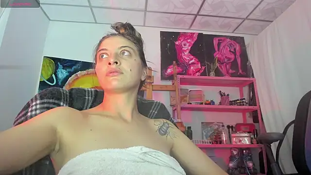 Snapshot of mariecam420 chatting on 02/18/26, 10:17 mariecam420 online show from 02/18/26, 10:17