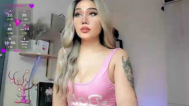 Snapshot of Icon1c_LiLy chatting on 10/15/25, 08:33 Icon1c LiLy online show from 10/15/25, 08:33