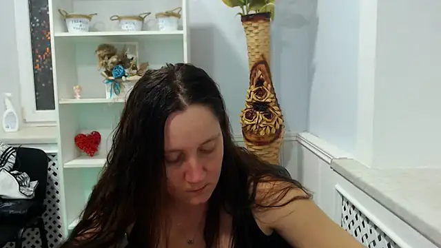 JosieJun  online show from 10/13/25, 07:04