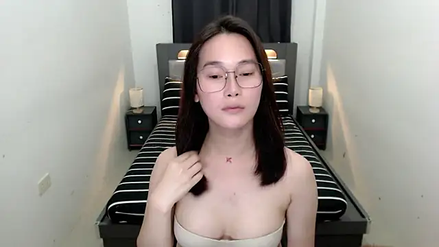 AmazingLuchie online show from 10/03/25, 06:15