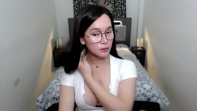 AmazingLuchie online show from 11/05/25, 05:54