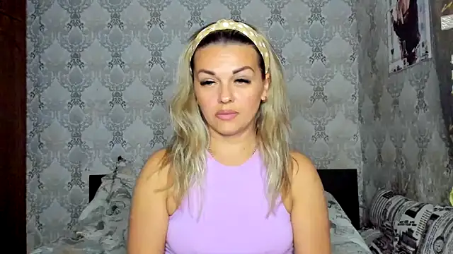 NicoletMoore online show from 09/22/25, 07:20