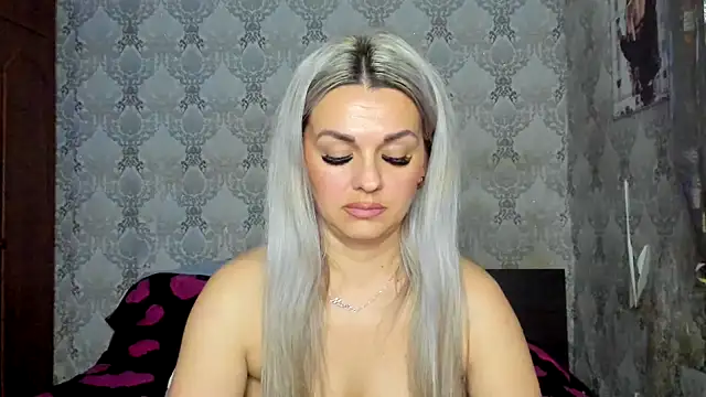 NicoletMoore online show from 03/11/25, 11:15
