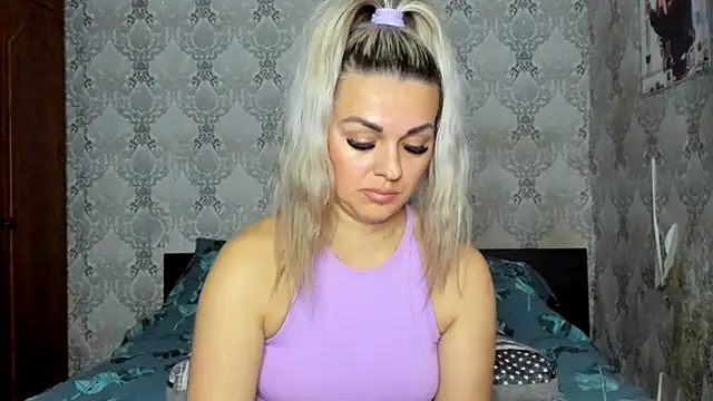 NicoletMoore online show from 01/17/25, 08:33