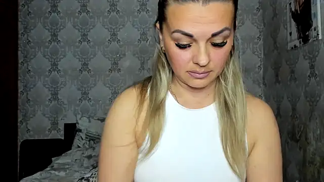 NicoletMoore online show from 03/30/26, 07:04