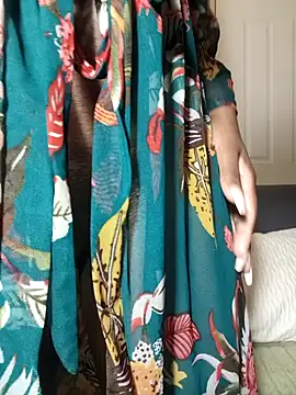 HoneyDropsX online show from 11/11/25, 03:34