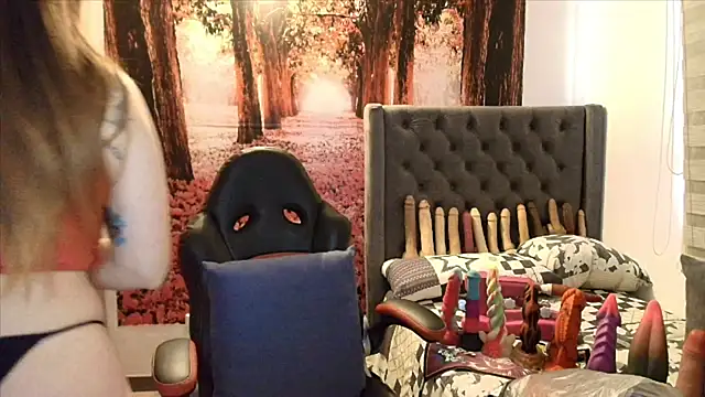 Snapshot of sofia23dirty chatting on 03/26/26, 12:36 sofia23dirty online show from 03/26/26, 12:36