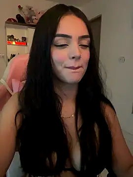 Snapshot of anniehart chatting on 12/23/25, 01:49 anniehart online show from 12/23/25, 01:49