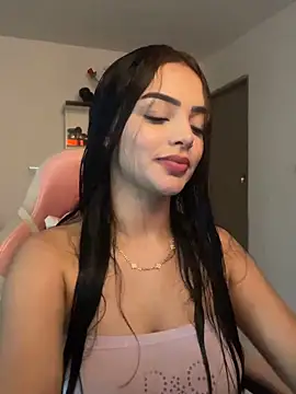 Snapshot of anniehart chatting on 02/05/26, 01:56 anniehart online show from 02/05/26, 01:56