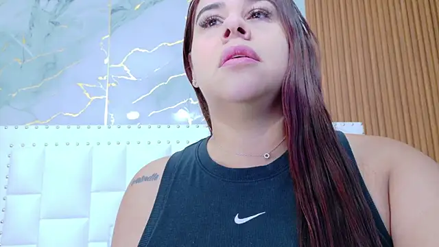 IrresistibleMilf online show from 10/17/25, 12:18