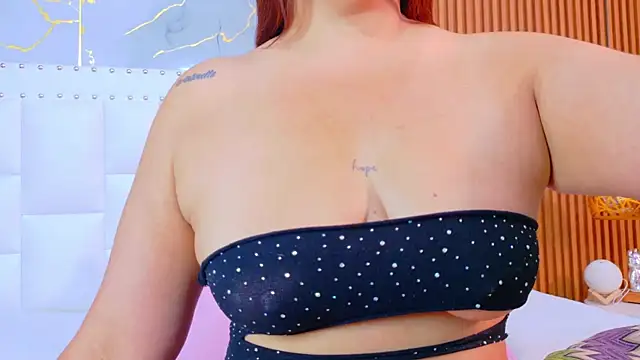 Snapshot of IrresistibleMilf chatting on 12/14/25, 12:22 IrresistibleMilf online show from 12/14/25, 12:22