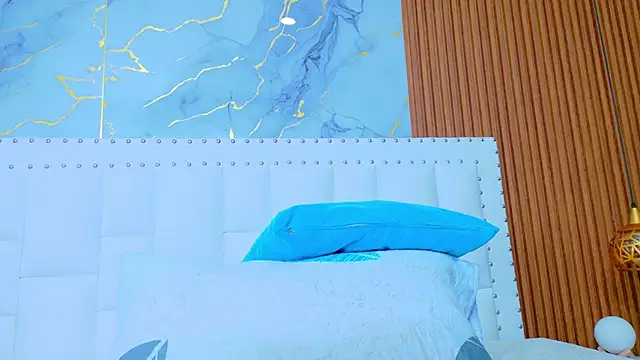 Snapshot of IrresistibleMilf chatting on 10/29/25, 12:26 IrresistibleMilf online show from 10/29/25, 12:26