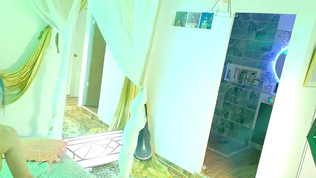 magali 19 online show from 10/25/25, 09:37