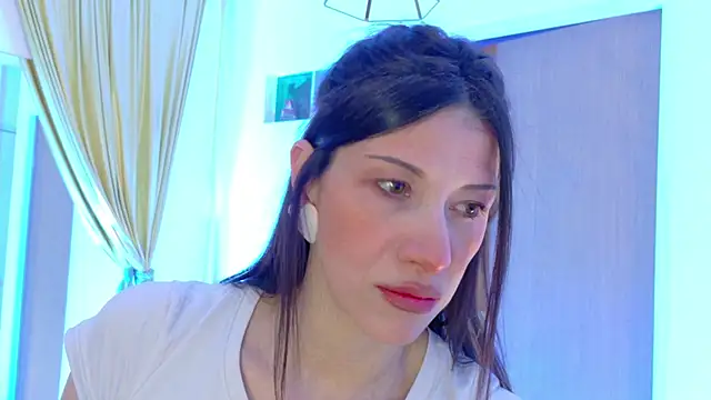 magali 19 online show from 11/30/25, 09:04