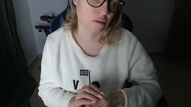 LARACRUZ30 online show from 02/14/26, 06:46