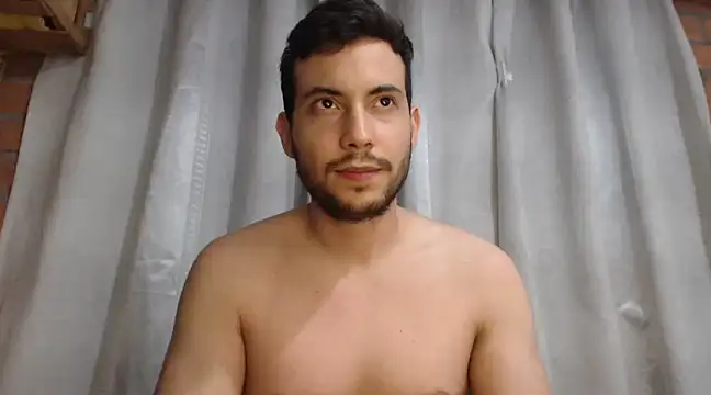 Snapshot of Armando_2002 chatting on 01/29/25, 12:22 Armando 2002 online show from 01/29/25, 12:22