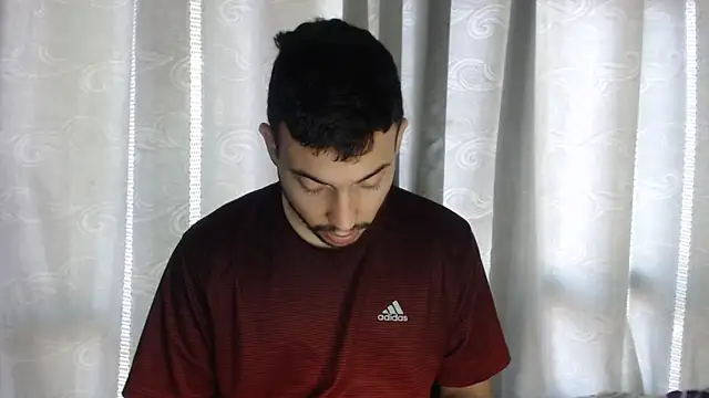 Snapshot of Armando_2002 chatting on 02/21/25, 12:49 Armando 2002 online show from 02/21/25, 12:49