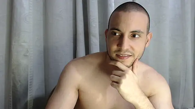 Snapshot of Armando_2002 chatting on 10/11/25, 02:23 Armando 2002 online show from 10/11/25, 02:23