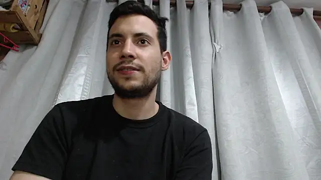 Snapshot of Armando_2002 chatting on 03/21/25, 04:06 Armando 2002 online show from 03/21/25, 04:06