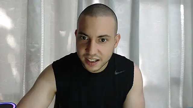 Snapshot of Armando_2002 chatting on 11/07/25, 06:23 Armando 2002 online show from 11/07/25, 06:23