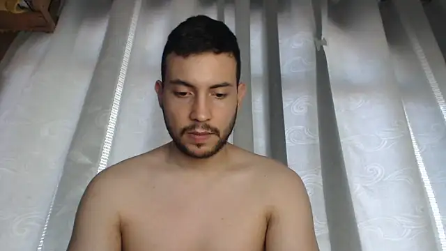 Snapshot of Armando_2002 chatting on 02/21/25, 04:59 Armando 2002 online show from 02/21/25, 04:59