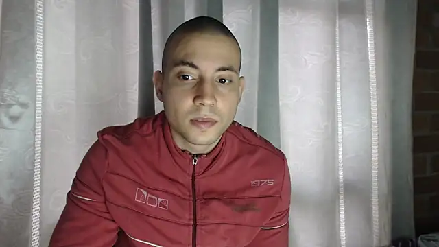 Snapshot of Armando_2002 chatting on 11/16/25, 06:12 Armando 2002 online show from 11/16/25, 06:12