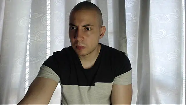 Snapshot of Armando_2002 chatting on 09/22/25, 05:30 Armando 2002 online show from 09/22/25, 05:30