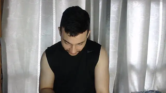 Snapshot of Armando_2002 chatting on 02/25/25, 03:53 Armando 2002 online show from 02/25/25, 03:53