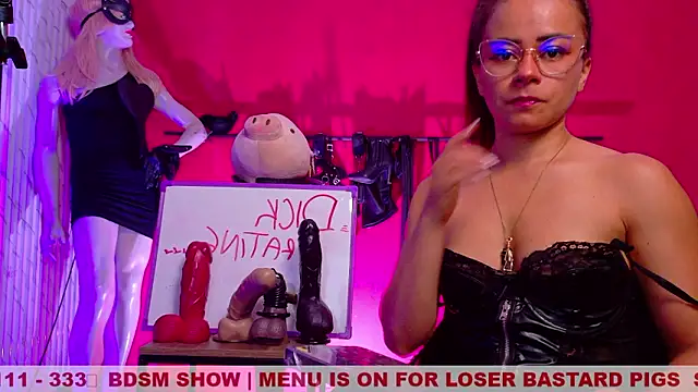 Snapshot of MistressSlut1 chatting on 03/04/26, 11:07 MistressSlut1 online show from 03/04/26, 11:07