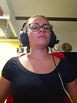 Snapshot of MistressSlut1 chatting on 05/26/26, 11:36 MistressSlut1 online show from 05/26/26, 11:36