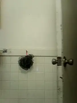 Snapshot of MyNameBrian@xh chatting on 12/10/24, 09:00 MyNameBrianxh online show from 12/10/24, 09:00