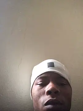 Snapshot of MyNameBrian@xh chatting on 01/16/25, 04:28 MyNameBrianxh online show from 01/16/25, 04:28