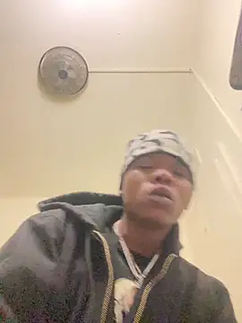 Snapshot of MyNameBrian@xh chatting on 03/12/25, 09:55 MyNameBrianxh online show from 03/12/25, 09:55