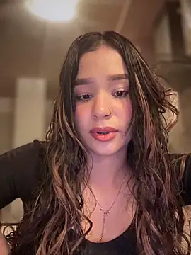 Snapshot of bella_parisi chatting on 02/12/25, 03:07 bella parisi online show from 02/12/25, 03:07