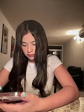 Snapshot of bella_parisi chatting on 01/20/25, 04:54 bella parisi online show from 01/20/25, 04:54