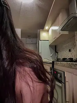 Snapshot of bella_parisi chatting on 02/16/25, 05:15 bella parisi online show from 02/16/25, 05:15