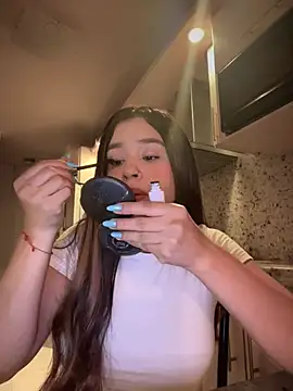 Snapshot of bella_parisi chatting on 01/23/25, 03:16 bella parisi online show from 01/23/25, 03:16