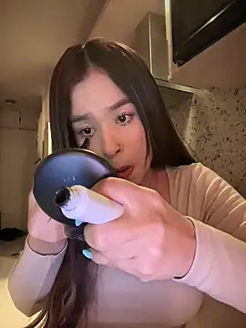 Snapshot of bella_parisi chatting on 01/30/25, 06:13 bella parisi online show from 01/30/25, 06:13