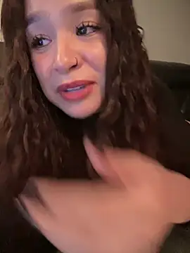 Snapshot of bella_parisi chatting on 03/02/25, 06:48 bella parisi online show from 03/02/25, 06:48